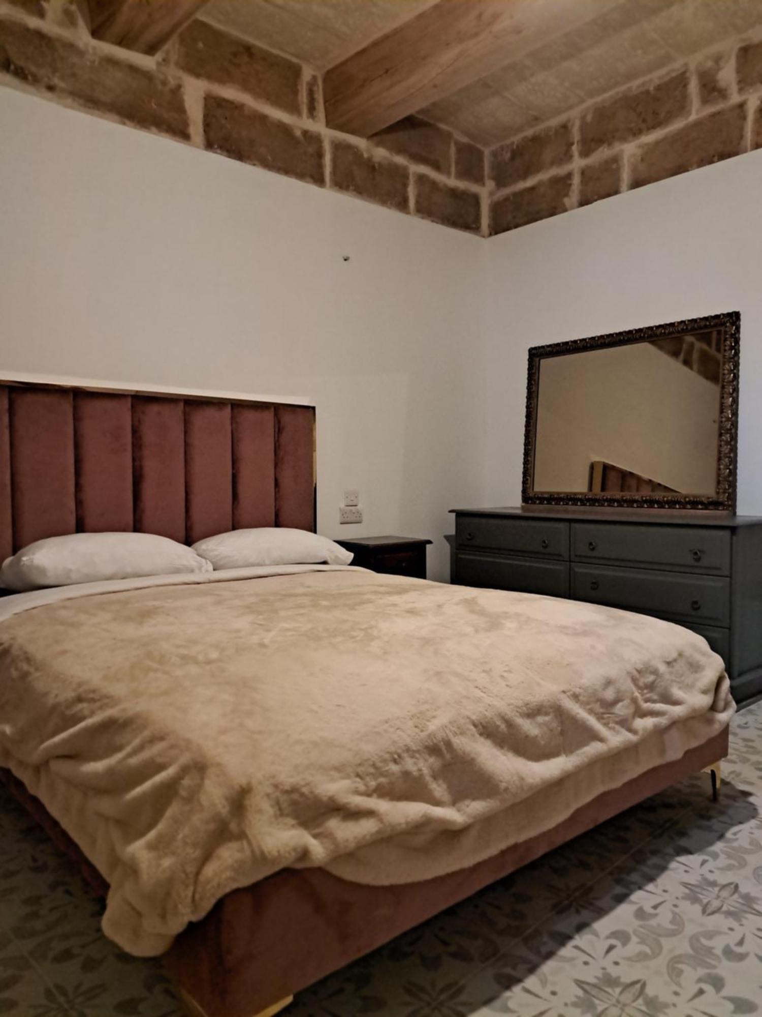 Ta' Marta Lodge Victoria Room photo